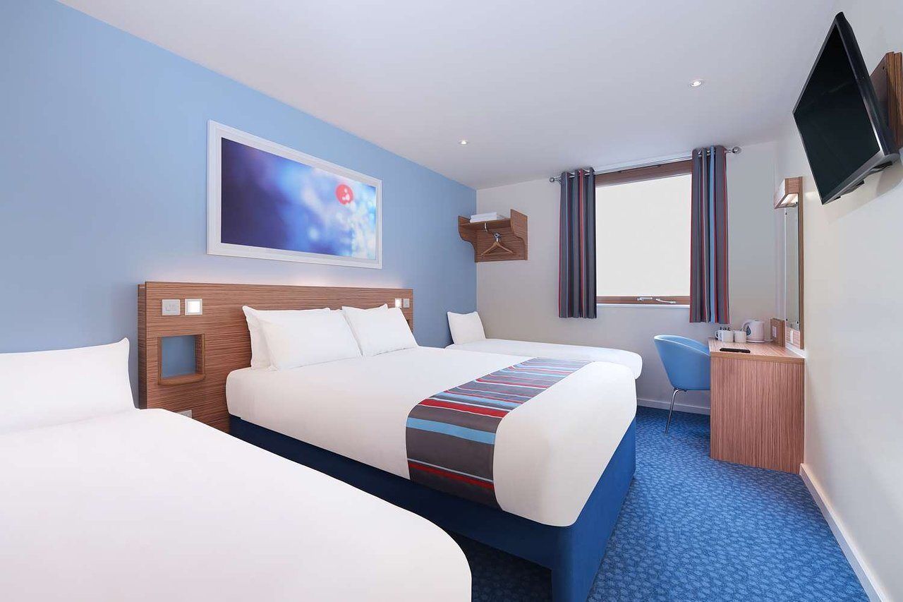 Travelodge Брэкнэлл Экстерьер фото